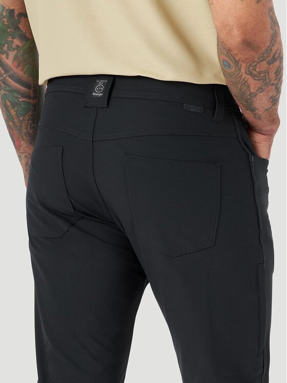 Wrangler Wrangler Spodnie materiałowe FWDS 5 POCKET PANT Czarny Regular Fit