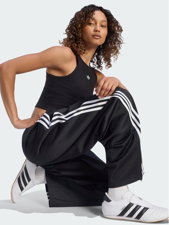 adidas adidas Spodnie dresowe 168738 Czarny Regular Fit