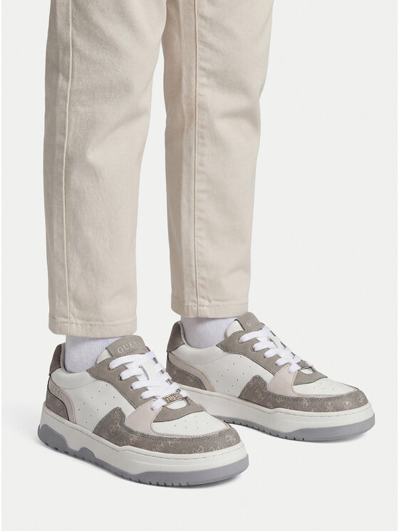 Guess Guess Sneakersy EO-CI12-CAROL-06 Sivá