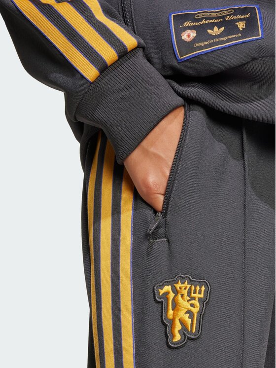 adidas adidas Spodnie dresowe Manchester United Terrace Icons Czarny Slim Fit