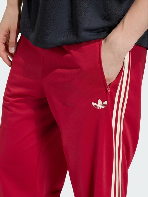 adidas adidas Spodnie materiałowe 159128 Czerwony Regular Fit