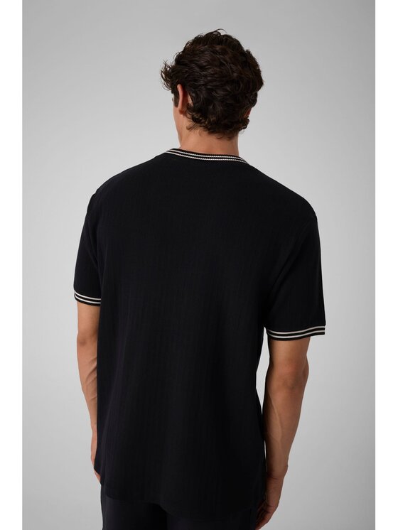 Guess Guess T-Shirt 184033 Czarny Classic Fit