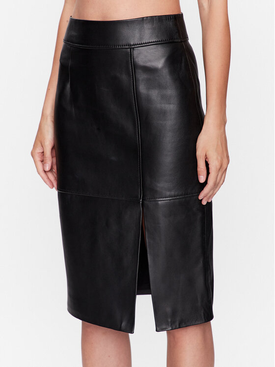 BOSS Boss Krilo iz umetnega usnja 50489116 Črna Slim Fit