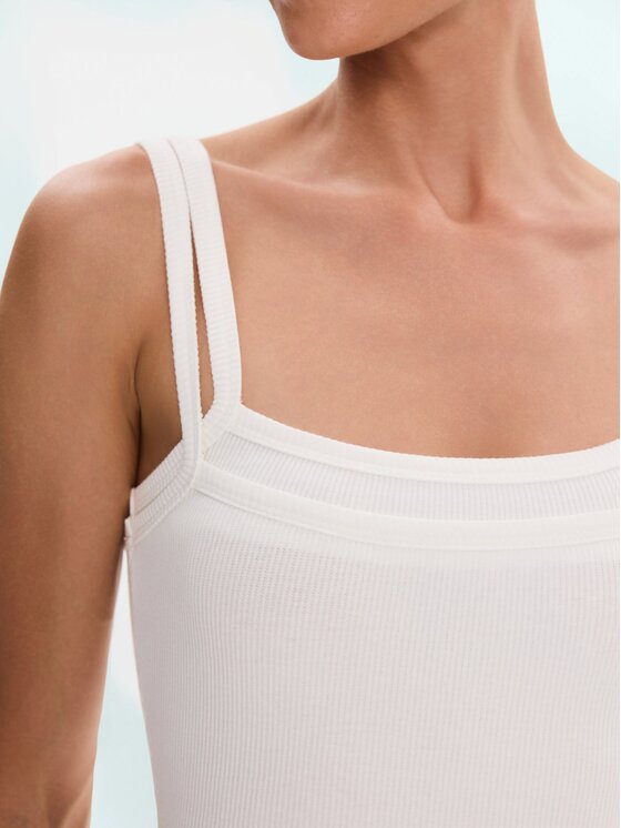 Nudyess Nudyess Sukienka codzienna Lisa z prążka Kremowy Slim Fit