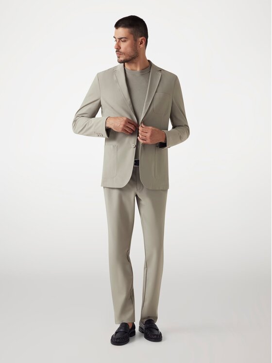 Guess Guess Sako 170931 Hnědá Classic Fit
