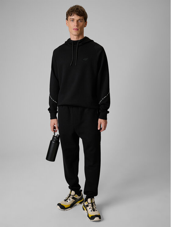 4F 4F Bluza SPORTS CLUB Czarny Regular Fit
