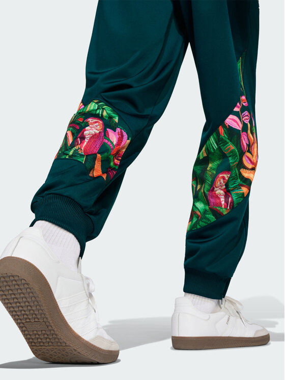 adidas adidas Spodnie dresowe 173901 Zielony ciemny Regular Fit