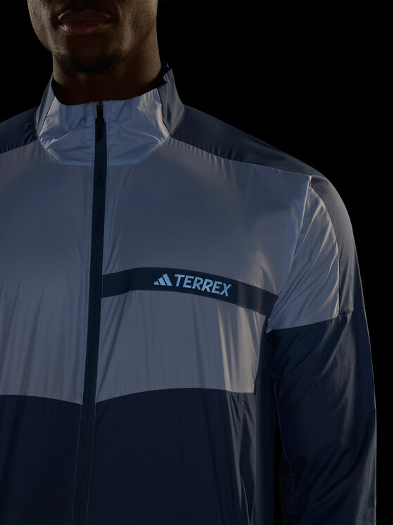 adidas adidas Neperpučiama striukė Terrex Multi Windbreaker HM4028 Mėlyna Regular Fit