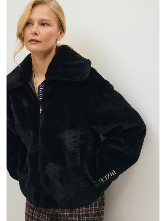 BIZUU BIZUU Kožešina FLUFFY FAUX FUR WARM WINTER Černá Standard Fit