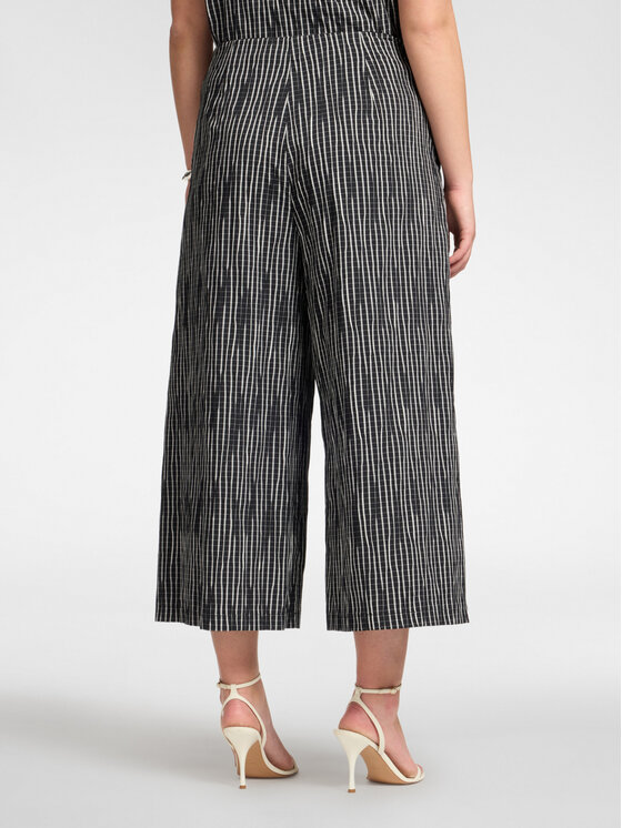 Elena Mirò Elena Mirò Pantaloni di tessuto P004P100492N001 Nero Cropp Fit