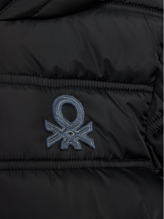 United Colors Of Benetton United Colors Of Benetton Giubbotto invernale 2WU0CN016 Nero Regular Fit