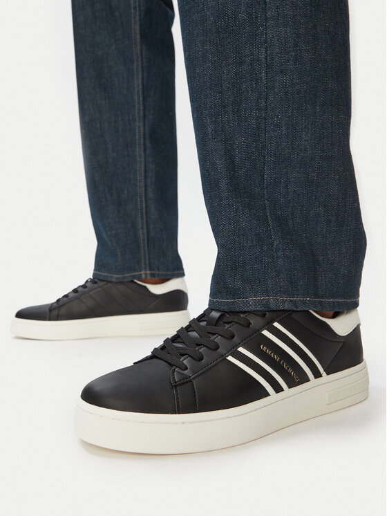 Armani Exchange Tenisice XM002198 AF21421 MC024 Crna