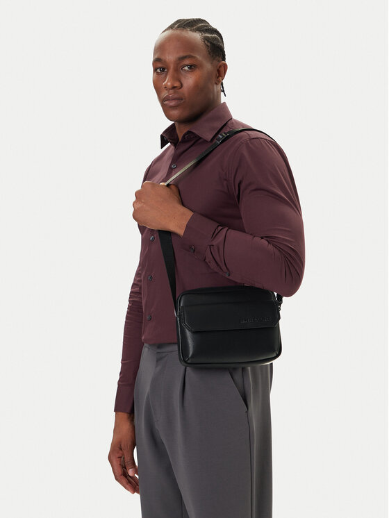 Armani Exchange Armani Exchange Nahrbtnik XM001597 AF17090 UC001 Črna