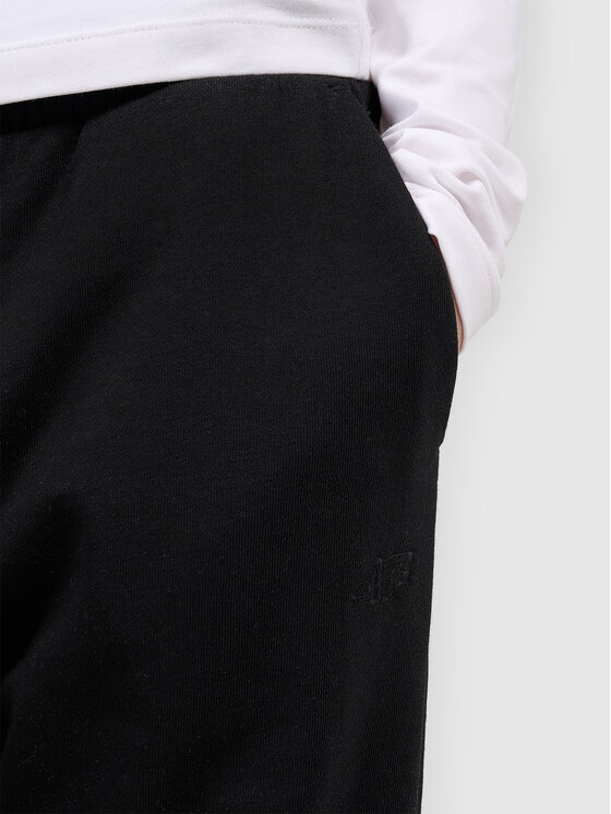 4F 4F Spodnie dresowe BASIC+ Czarny Oversize