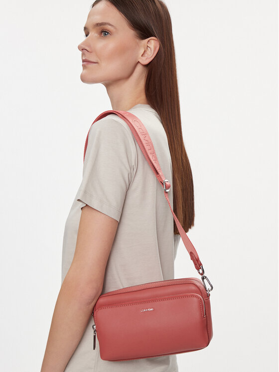 Calvin Klein Calvin Klein Borsetta Ck Must Camera Bag K60K611927 Rosa