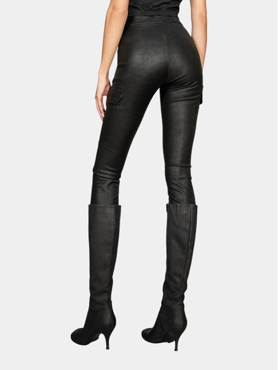 MADE BY SOCIETY MADE BY SOCIETY Spodnie materiałowe KINETIC BOX - P27888 Czarny Basic Fit