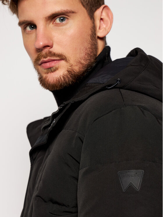 Wrangler Wrangler Winterjacke The Bodyguard W4C8WW100 112129105 Schwarz Regular Fit