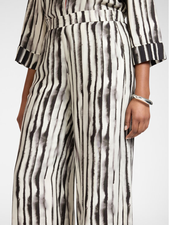 Elena Mirò Elena Mirò Pantaloni di tessuto P083P000630N001 Nero Over Fit