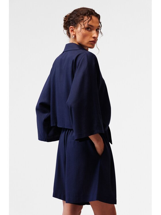 LE POSSÉ LE POSSÉ Bermudy B Tmavomodrá Loose Fit