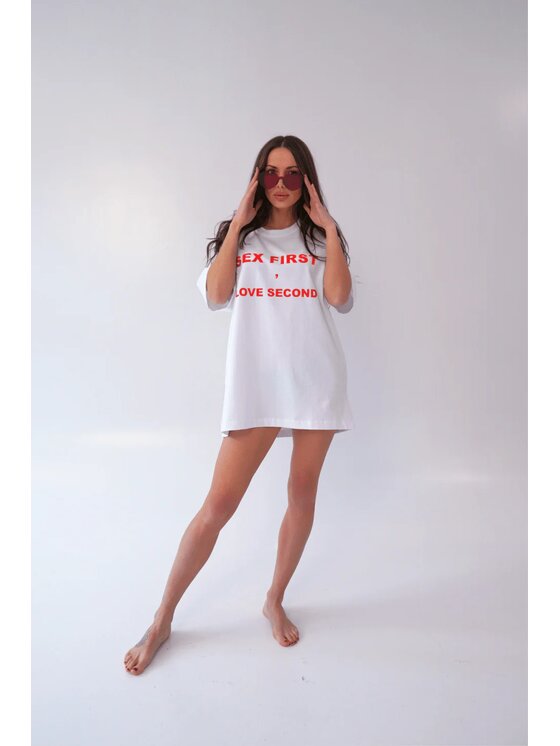 Chiara Wear Chiara Wear T-Shirt T-shirt bawełniany oversize SEX FIRST Biały Oversize