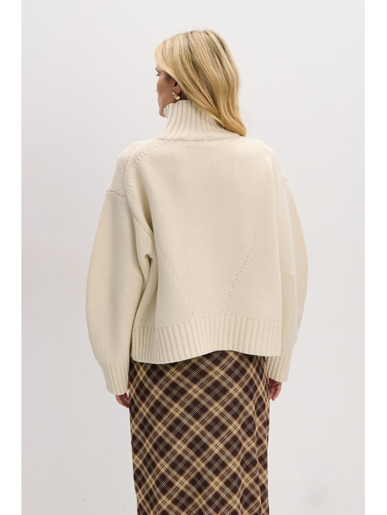 Fobya Fobya Sweter F2090 Écru Basic Fit