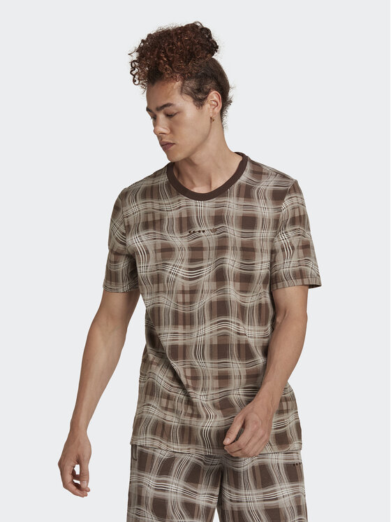 adidas Tričko Reveal Allover Print HK2744 Hnedá Regular Fit