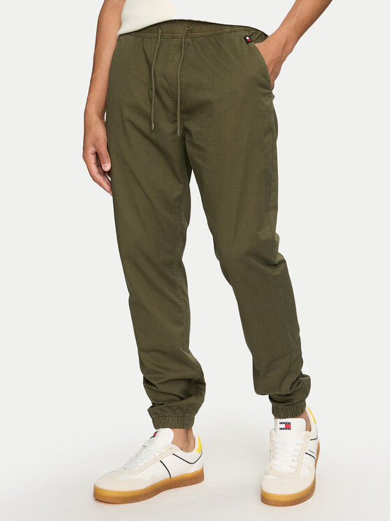 Tommy Jeans Jogger nohavice Austin DM0DM19487 Zelená Slim Fit