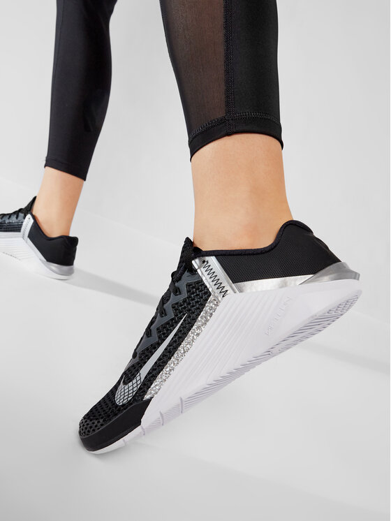 Schuhe NIKE - Metcon 6 AT3160 Black/Metallic Silver - Fitness - Sportschuhe  - Damenschuhe | eschuhe.de