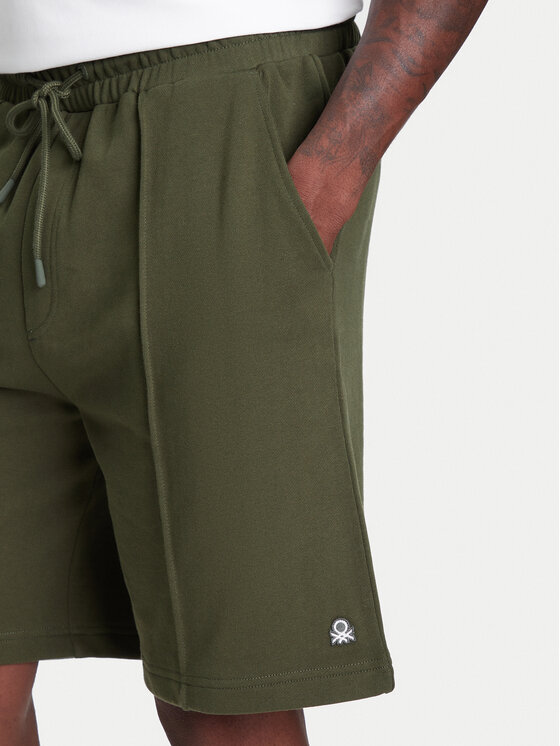 United Colors Of Benetton United Colors Of Benetton Szorty sportowe 342ZU900X Zielony Regular Fit