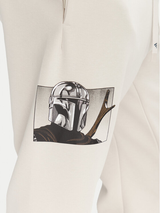 adidas adidas Долнище анцуг Star Wars The Mandalorian™ JI5723 Бежов Regular Fit