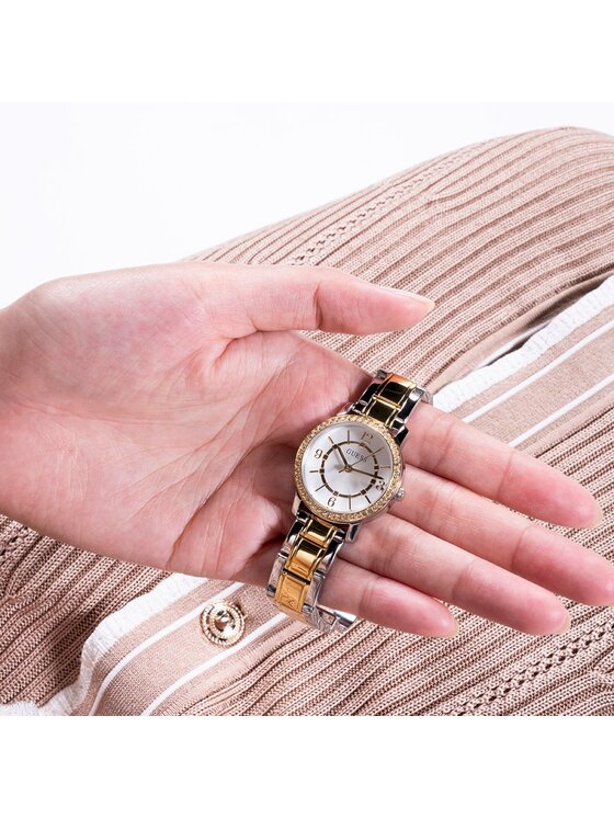 Guess Guess Hodinky GW0468L4 Strieborná