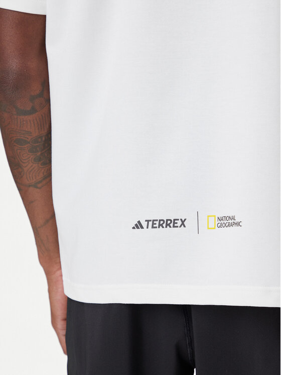 adidas adidas Tricou National Geographic KC2349 Alb Loose Fit