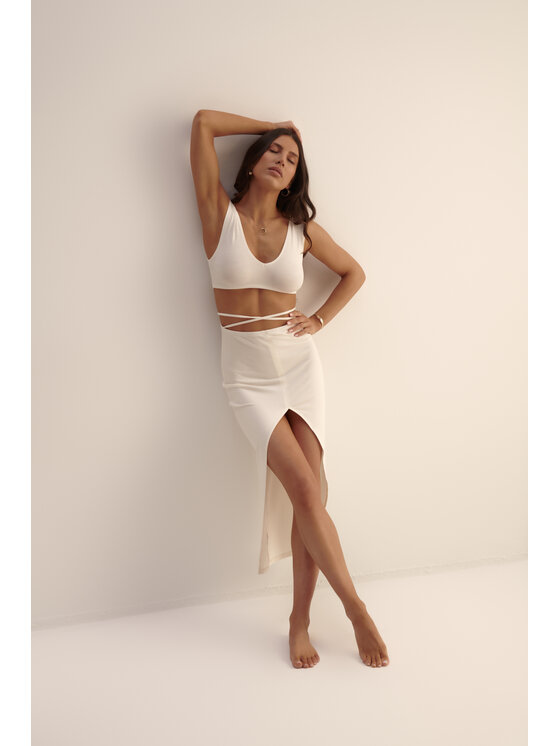 Hottie Hot Hottie Hot Sada top a sukňa ISLA Biela Slim Fit