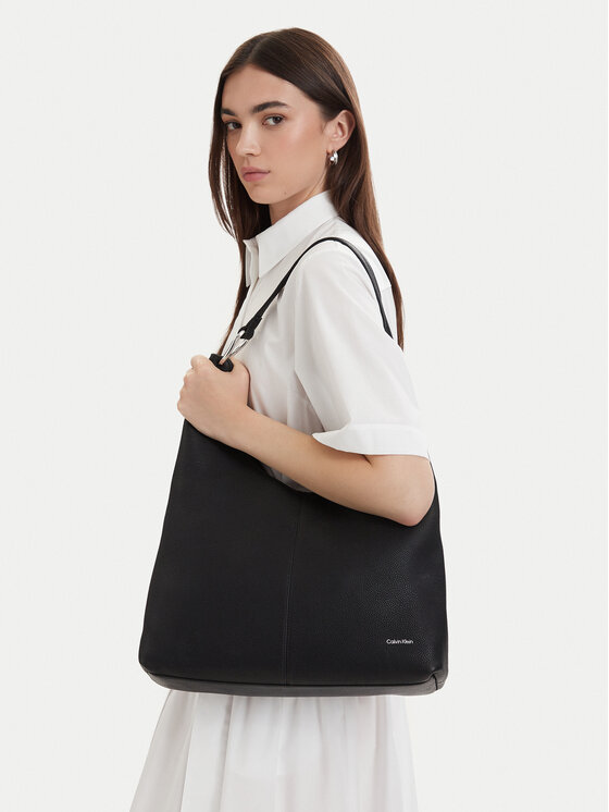 Calvin Klein Geantă Slouchy Leather Md Shoulder Bag LV04F3543G Negru