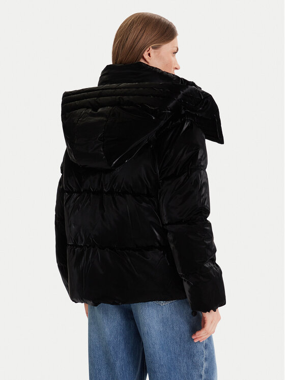 ONLY ONLY Zimní bunda Bergen 15351969 Černá Oversize