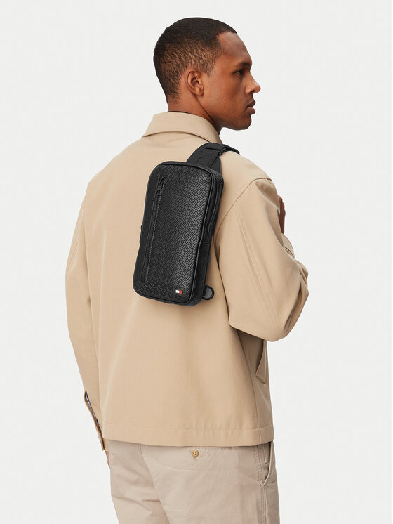 Tommy Hilfiger Tommy Hilfiger Taška cez rameno Embossed Flag Sling Bag AM0AM14191 Čierna