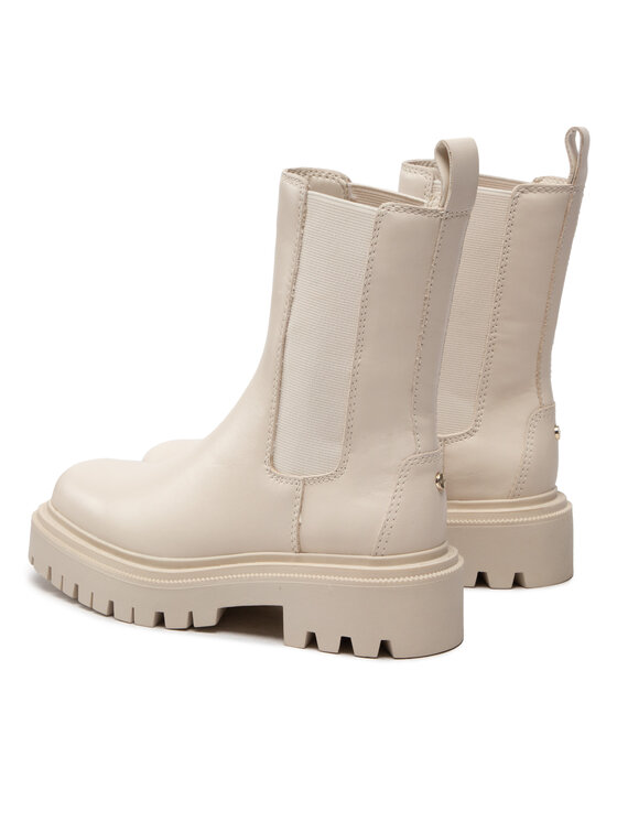 Chelsea Balaraen 16310556 Beige