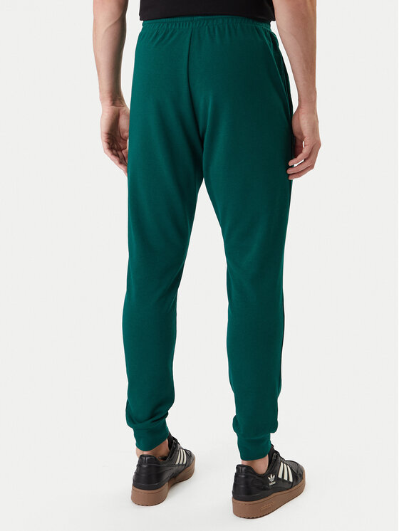 adidas adidas Teplákové nohavice Essentials Feel Cozy JE3858 Zelená Regular Fit
