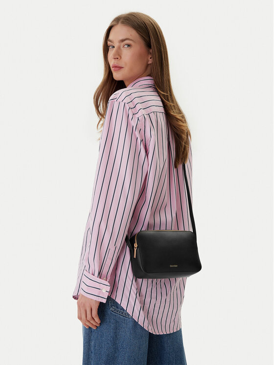 Calvin Klein Calvin Klein Geantă Foil Logo Elongated Camera Bag LV04F3276G Negru