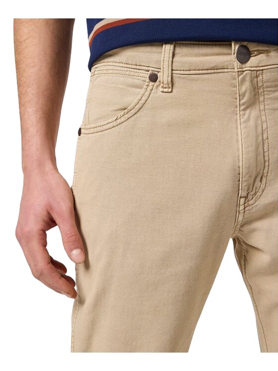 Wrangler Wrangler Spodnie materiałowe 112368475 Beżowy Regular Fit