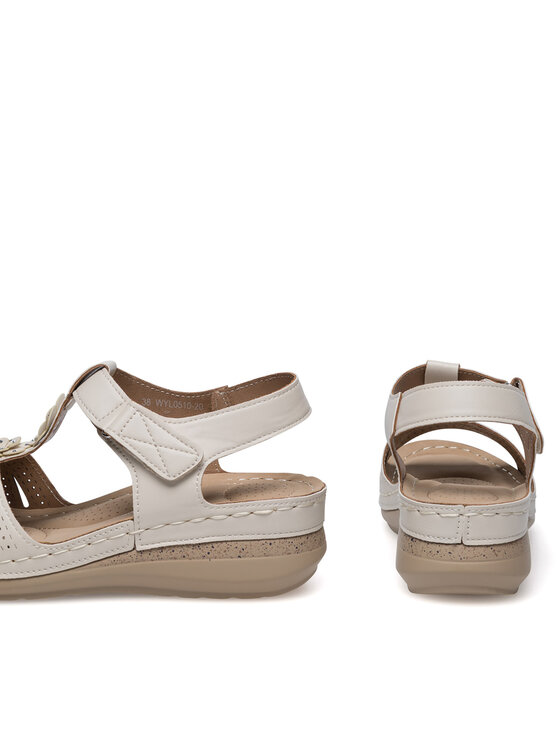 Clara Barson Clara Barson Sandales WYL0510-20 Bēšs