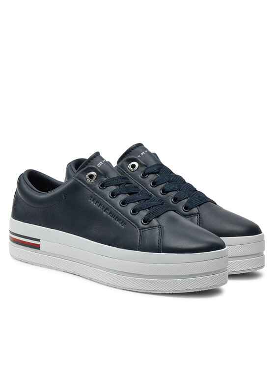 Corporate flatform sneaker store
