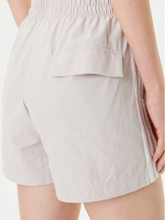 adidas adidas Športne kratke hlače Essentials 3-Stripes JC8165 Bež Loose Fit