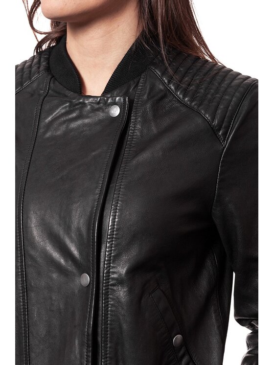 Wrangler Wrangler Kurtka damska LEATHER JACKET Czarny Regular Fit