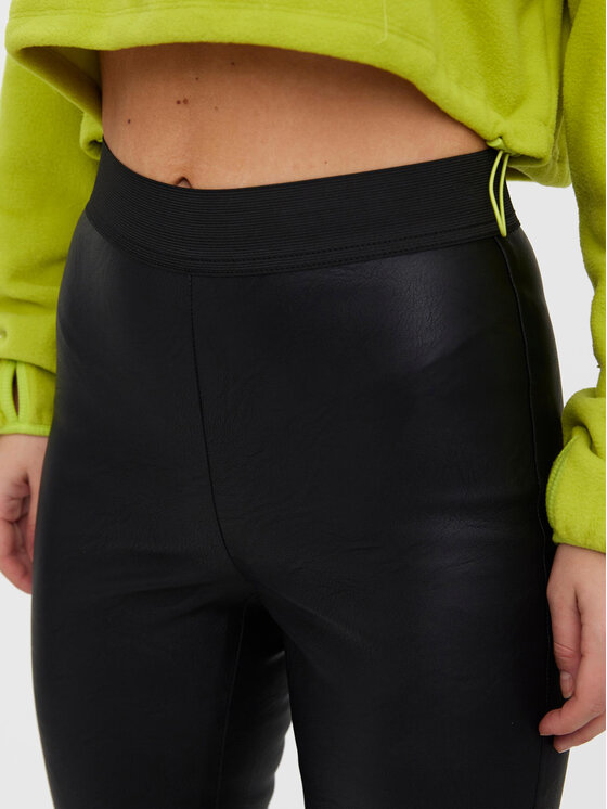 Vero Moda Vero Moda Műbőr nadrág Storm 10270787 Fekete Slim Fit