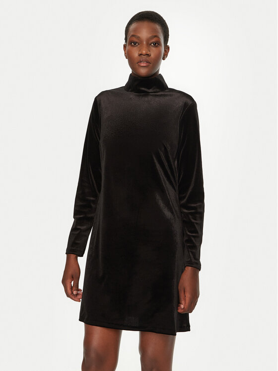 Gap Gap Ежедневна рокля 646695 Черен Regular Fit