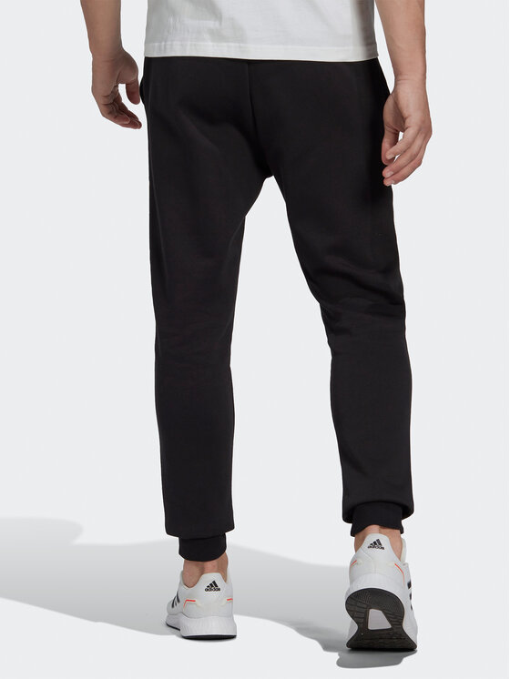 adidas Pantaloni trening Essentials Fleece Regular Tapered Joggers