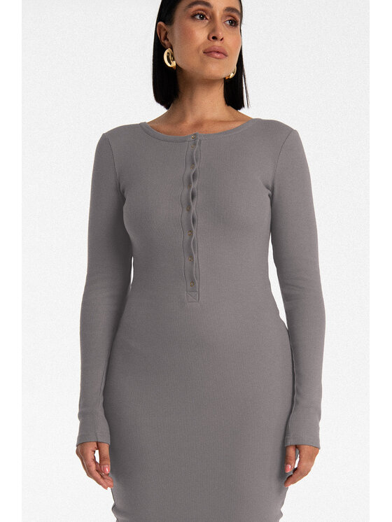 Nudyess Nudyess Vestito di maglia Isla midi z prążka Grigio Fitted Fit