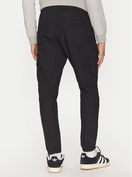 adidas adidas Pantaloni trening Trefoil Essentials Woven Cargo JD2453 Negru Regular Fit