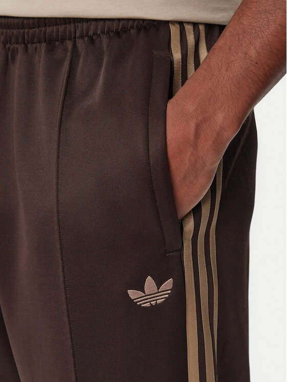 adidas adidas Долнище анцуг adicolor Spacer KS7432 Тъмнокафяв Baggy Fit